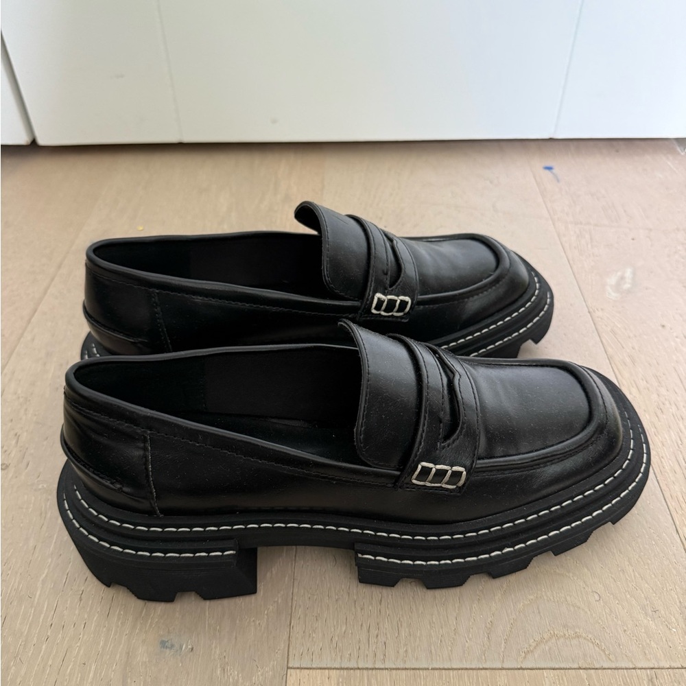 NWOT Charles & Keith Black Leather Lug Sole Loafers